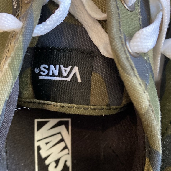 VANS Camo Lace Up Sneakers. Size 4.0 US Youth/ 5.5 Women’s  EUC - Picture 4 of 8